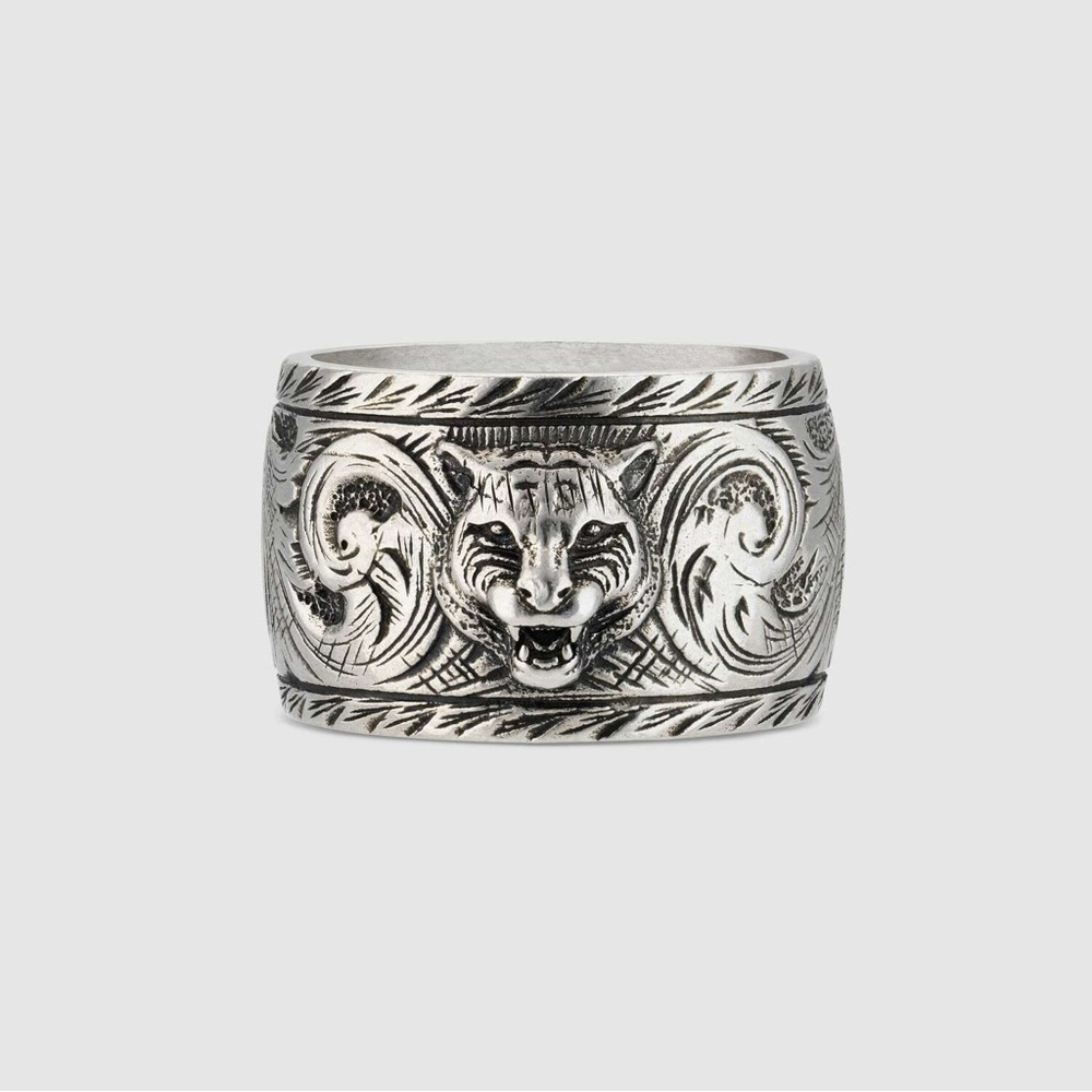 Gucci silver feline head ring